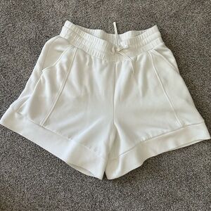 Varley Alder High Rise shorts 5.5” White